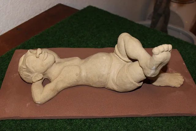 Bildhauerei - Skulptur der ewige Gast Kunststein